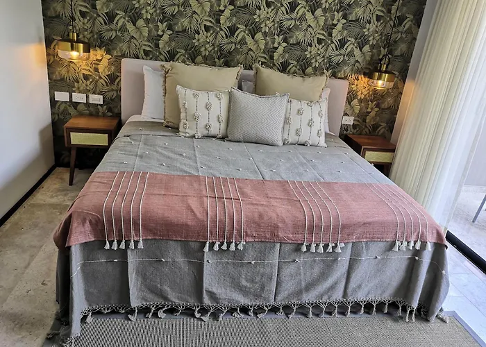 Menesse Luxury By Spot *